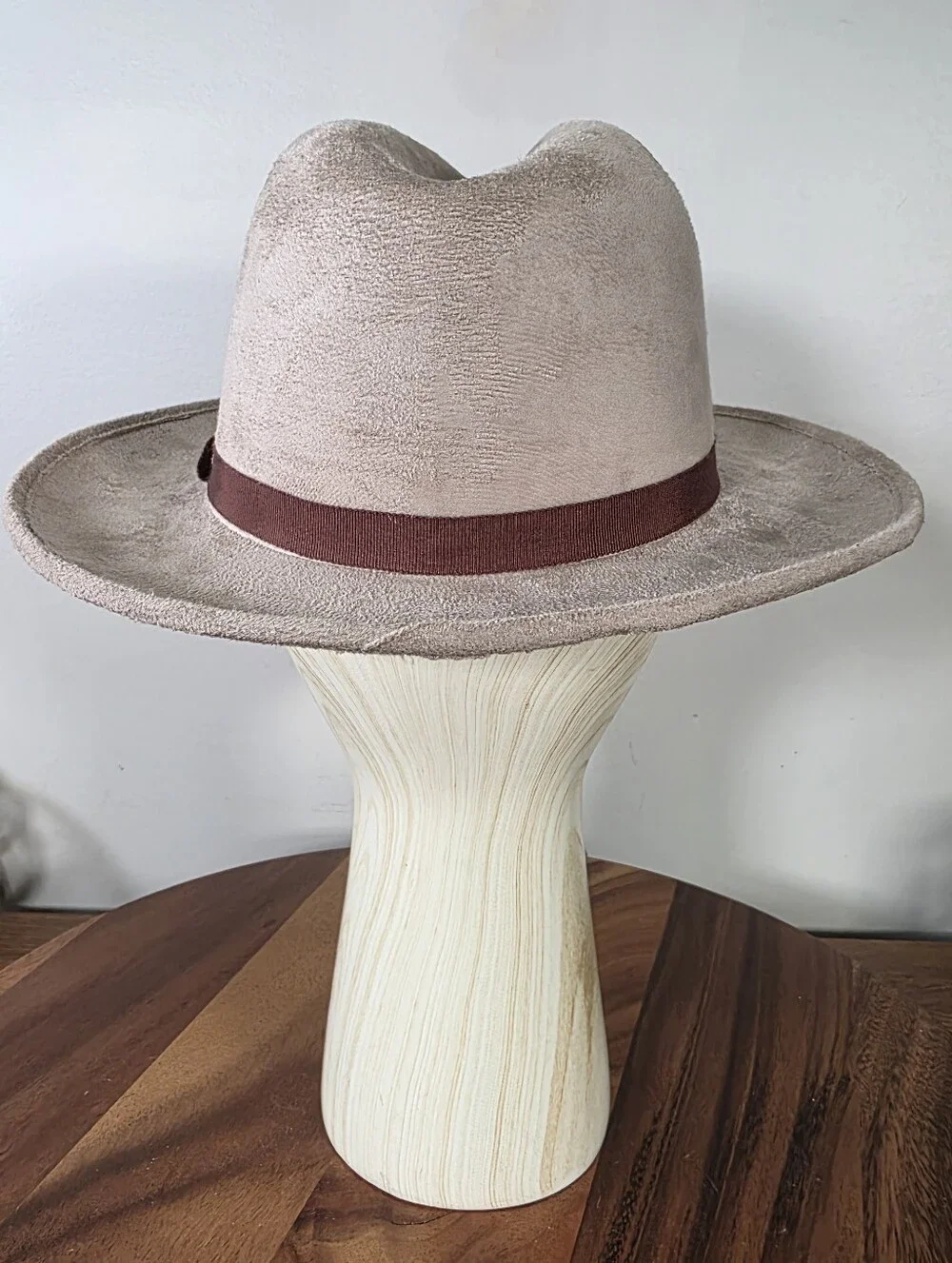 NWT Journey Wide Brim Fedora Hat Tan Cream felt Ribbon Accent Size M